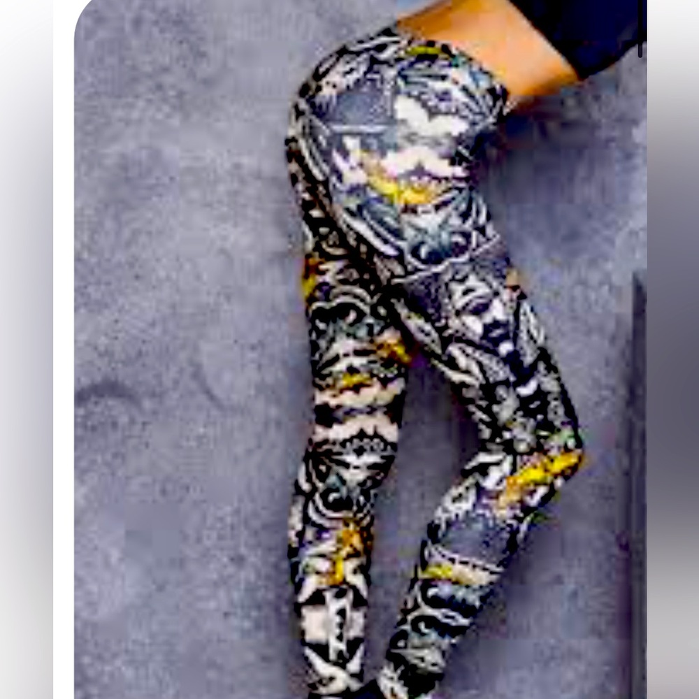 Blackmilk Museum Dark Moth Leggings size Large